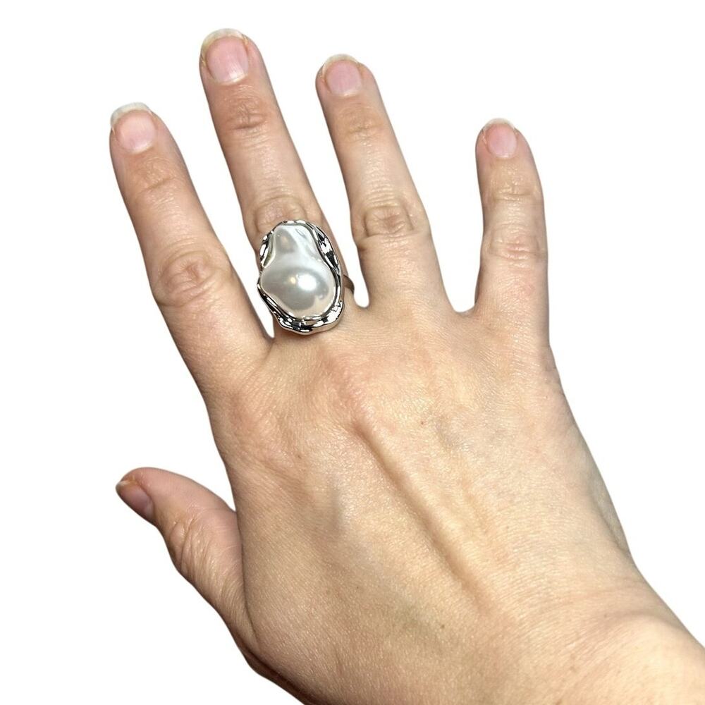 Modern Silver Abstract Molten Metal Faux Baroque Pearl Adjustable OS Ring
